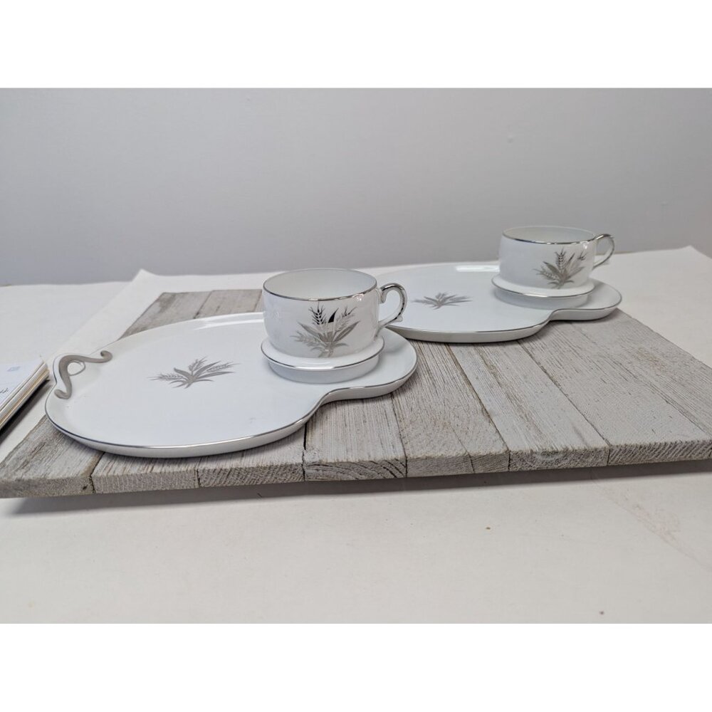 Vintage Kutani Set 2 Snack Plates with Cups White & Silver Gray Bursts Japan